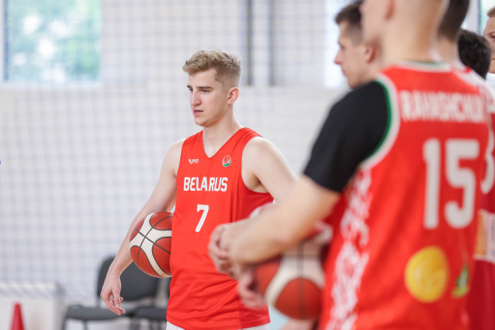 Первый товарищеский матч мужской сборной пройдет уже сегодня